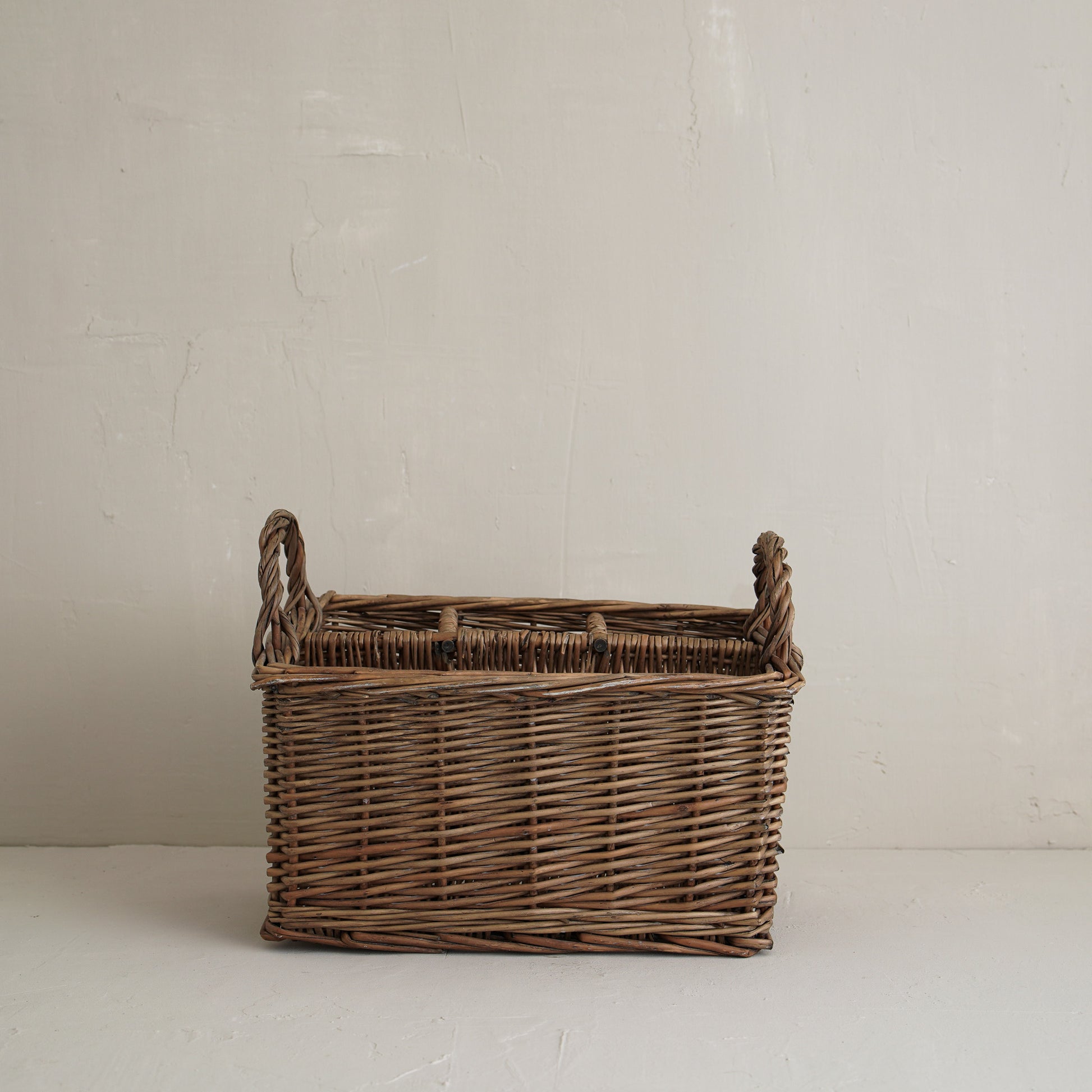 Tirien Structured Basket