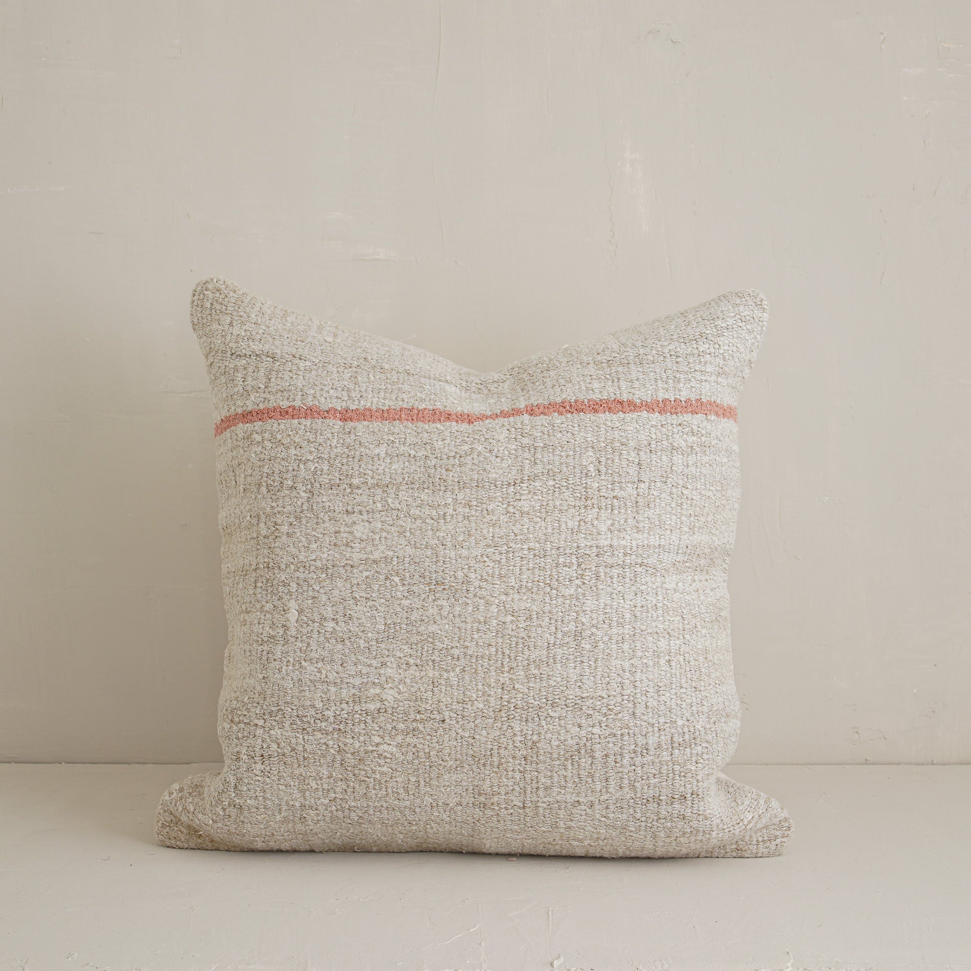 Delle Pillow