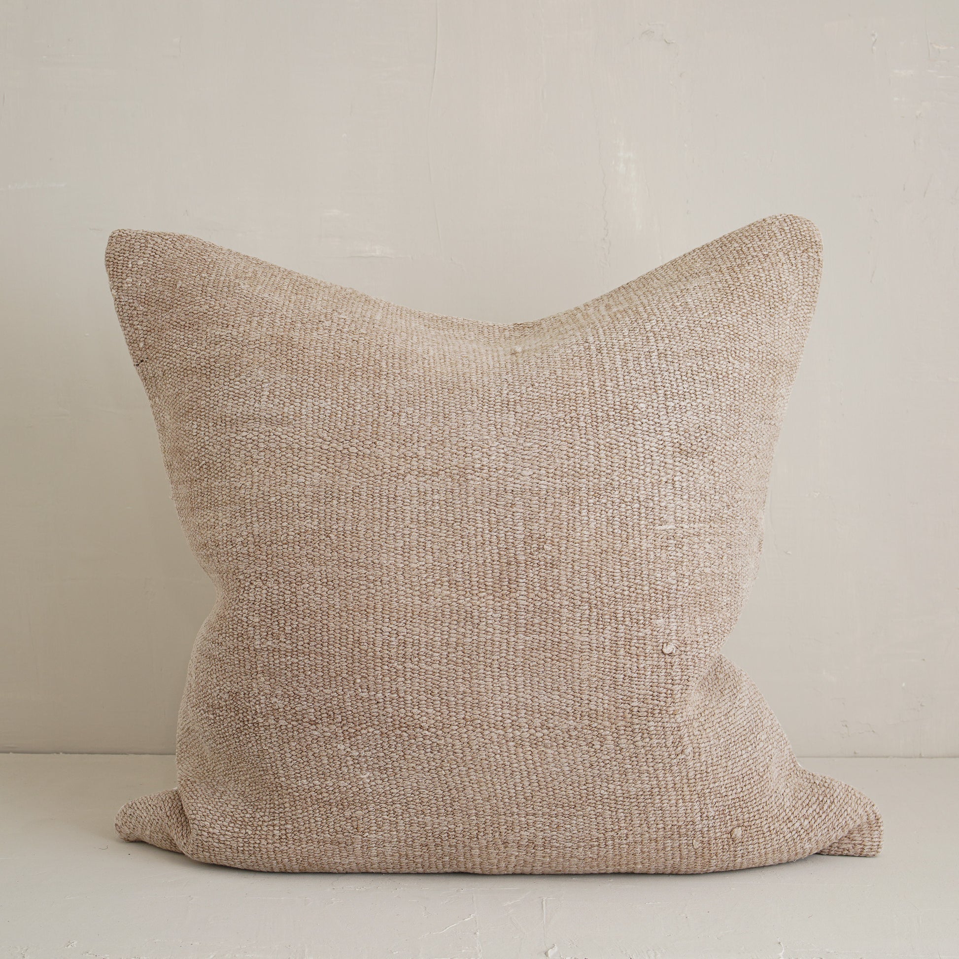 Elouan Pillow