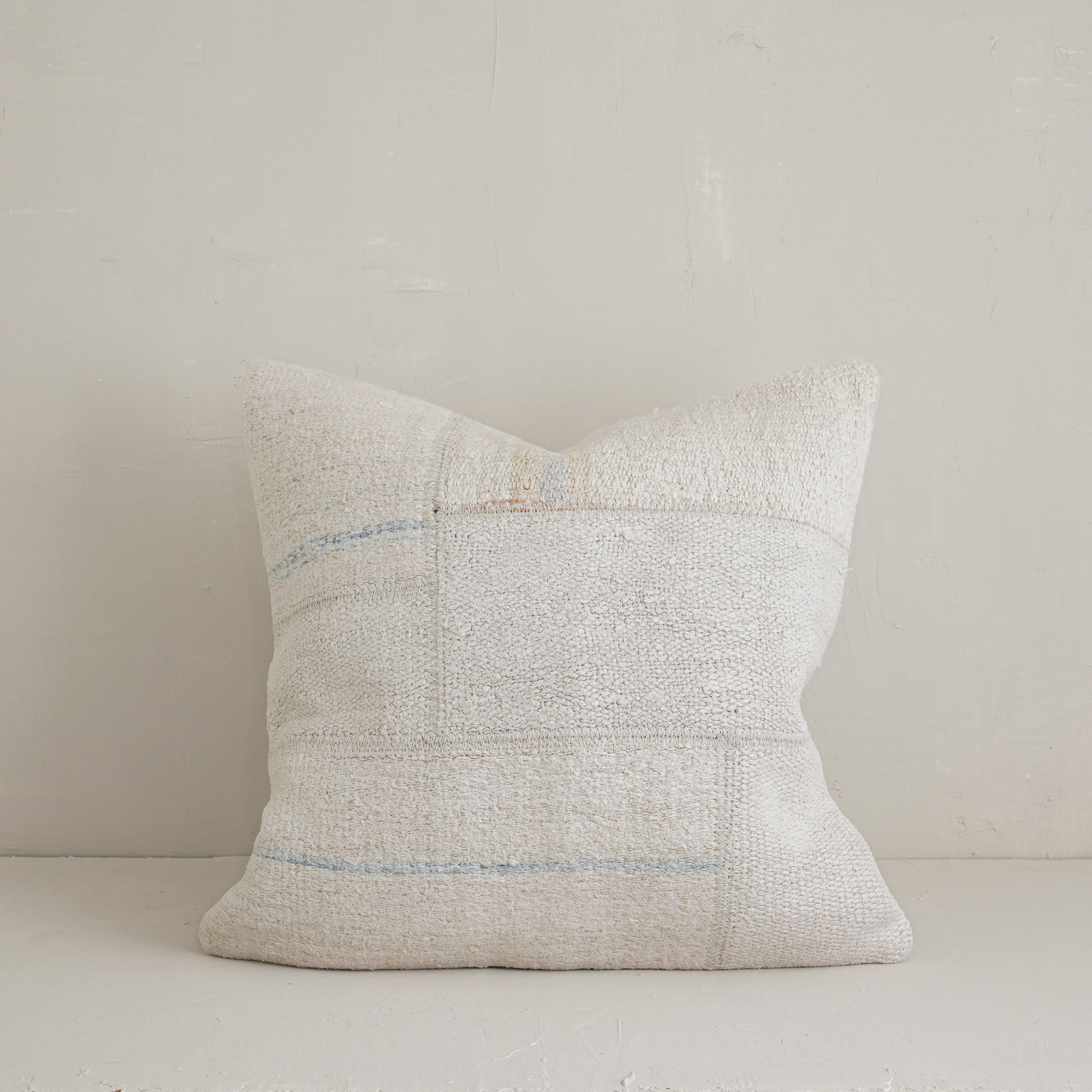 Nerae Pillow