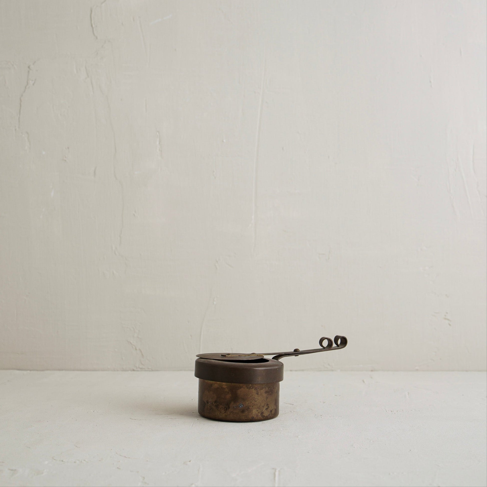 Greyael Candleholder